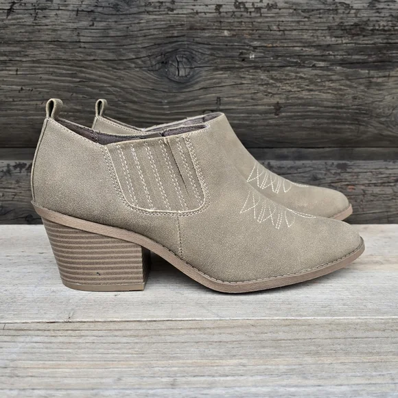 Jellypop NEW Nethera Western Boho Taupe Block Heel Comfort Bootie 8.5M - Picture 2 of 14